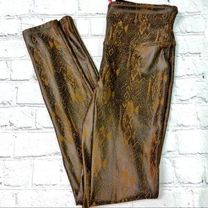 SPANX🔥 NWT SPANX SNAKE SKIN LEGGINGS